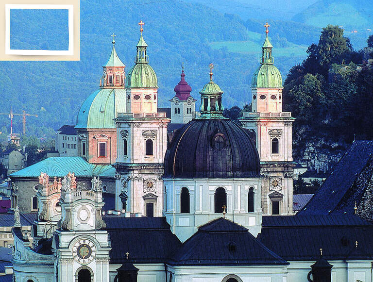 Mehrere große Kirchen stehen in der Innenstadt von Salzburg