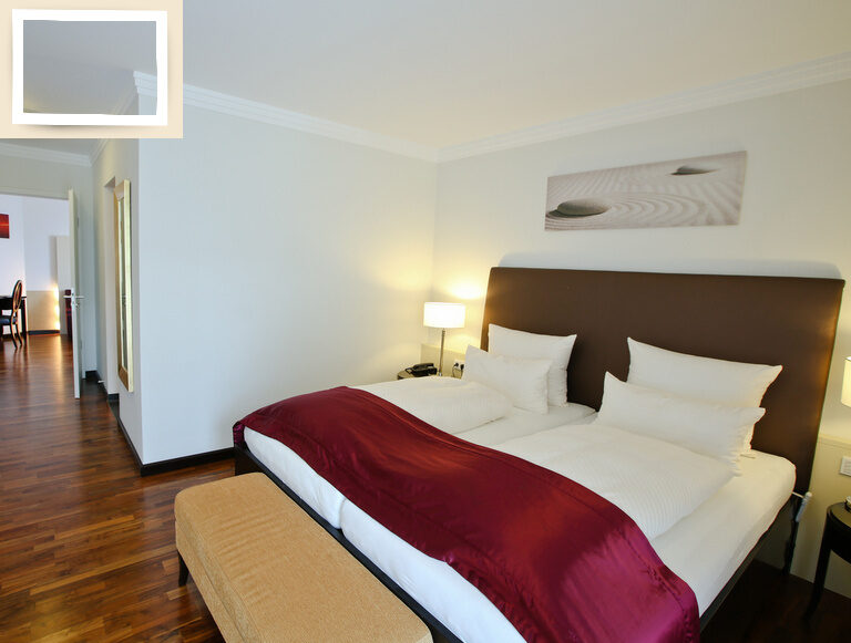 Suite Elstar mit gemütlichem großen Doppelbett im Wellnesshotel Holzapfel, Bad Füssing